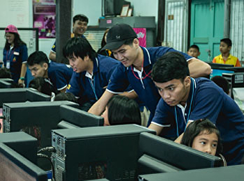 สาขาวิชาเทคโนโลยีสารสนเทศ เดินหน้า
โครงการบริการวิชาการ
“การใช้งานอินเทอร์เน็ตและการใช้ระบบสังคมออนไลน์สำหรับนักเรียนและบุคคลทั่วไป”