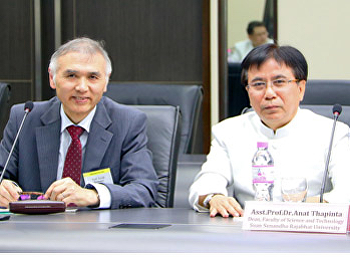 คณบดีคณะวิทยาศาสตร์ฯ ร่วมประชุมสนทนา
เพื่อแลกเปลี่ยนความร่วมมือทางวิชาการ
(Presidential Round Table Meeting)