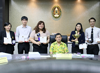 คณาจารย์คณะวิทยาศาสตร์ฯ
เข้ารับเกียรติบัตรแสดงความยินดีจากนายกสภามหาวิทยาลัย