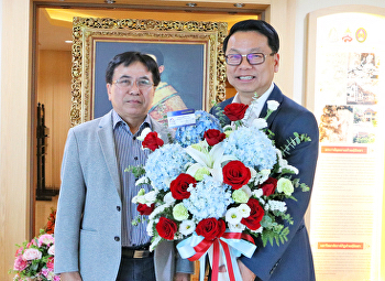 ผู้บริหารและบุคลากร คณะวิทยาศาสตร์ฯ
ร่วมมอบดอกไม้แสดงความยินดี กับ
รองศาสตราจารย์ ดร.สมเดช รุ่งศรีสวัสดิ์
รองอธิการบดีฝ่ายวิชาการ
ในโอกาสได้รับตำแหน่งรองศาสตราจารย์
ในสาขาวิชานิเทศศาสตร์