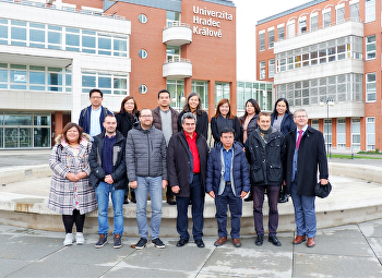 ผู้บริหารคณะวิทยาศาสตร์และเทคโนโลยี
เข้าพบหารือกับ  Dean of Faculty of
Science, University of Hradec Králové  ณ
สาธารณรัฐเช็ก